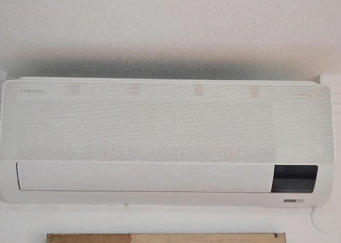 Listen The Silence - 355 Apartment